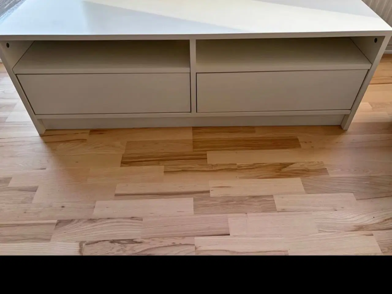 Billede 1 - Hvid Tv bord 