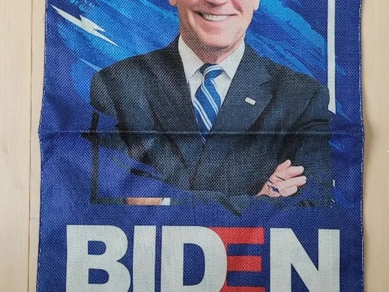 Billede 1 - Biden flot medalje og tykt dobbeltsidet flag