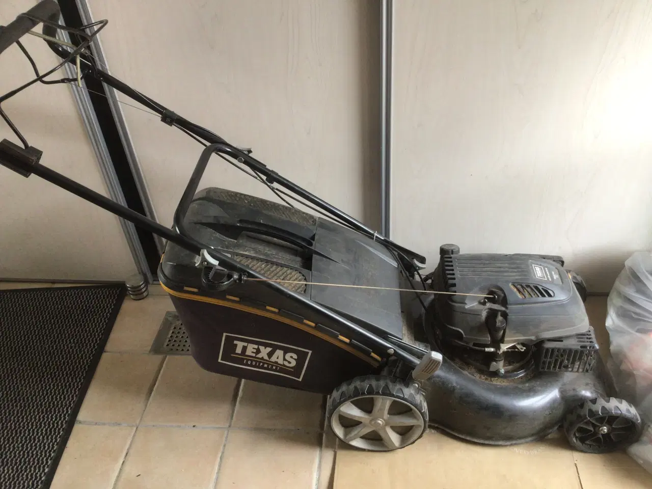 Billede 1 - Græsslåmaskine