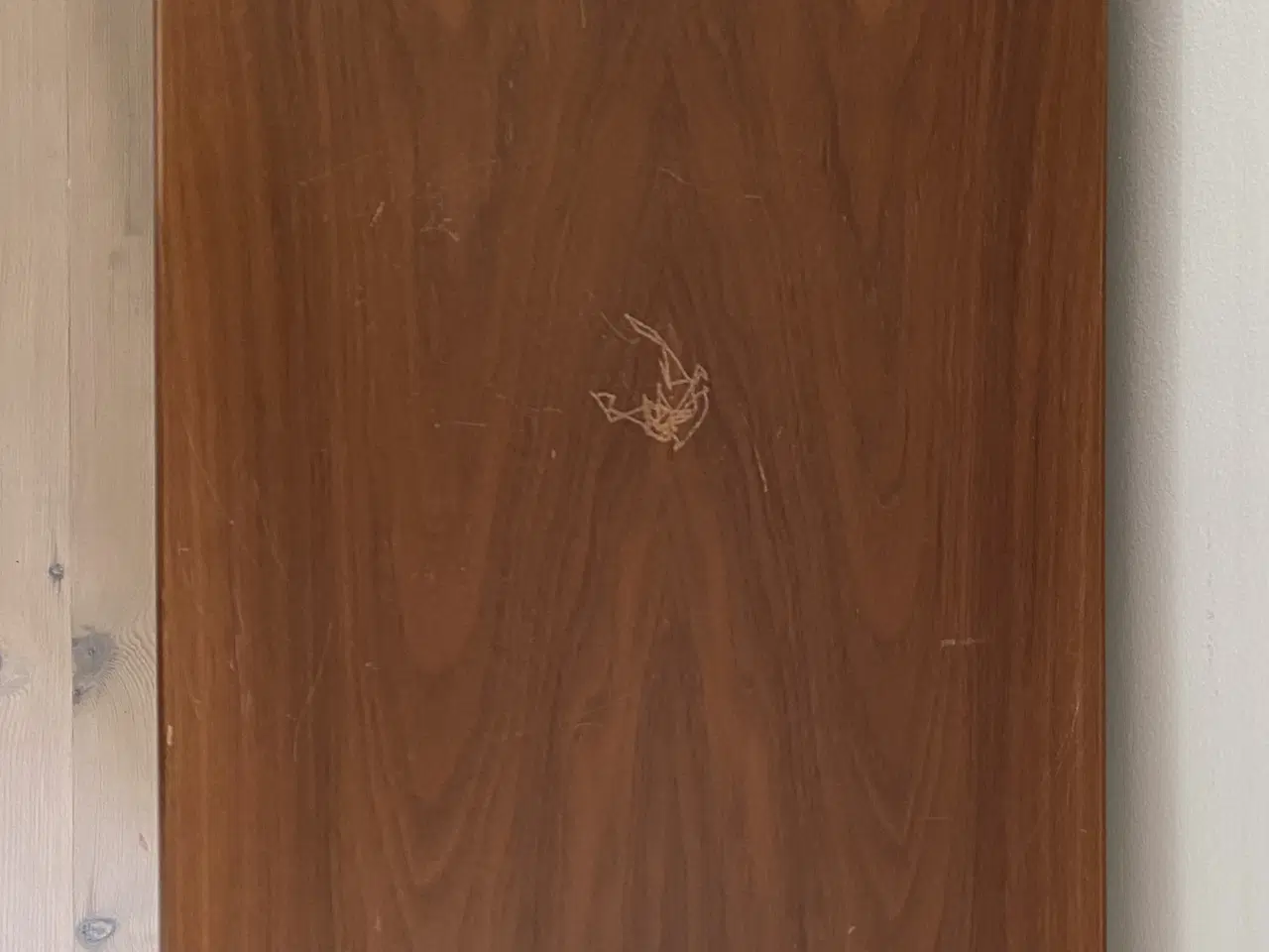 Billede 2 - Montana reol i valnød