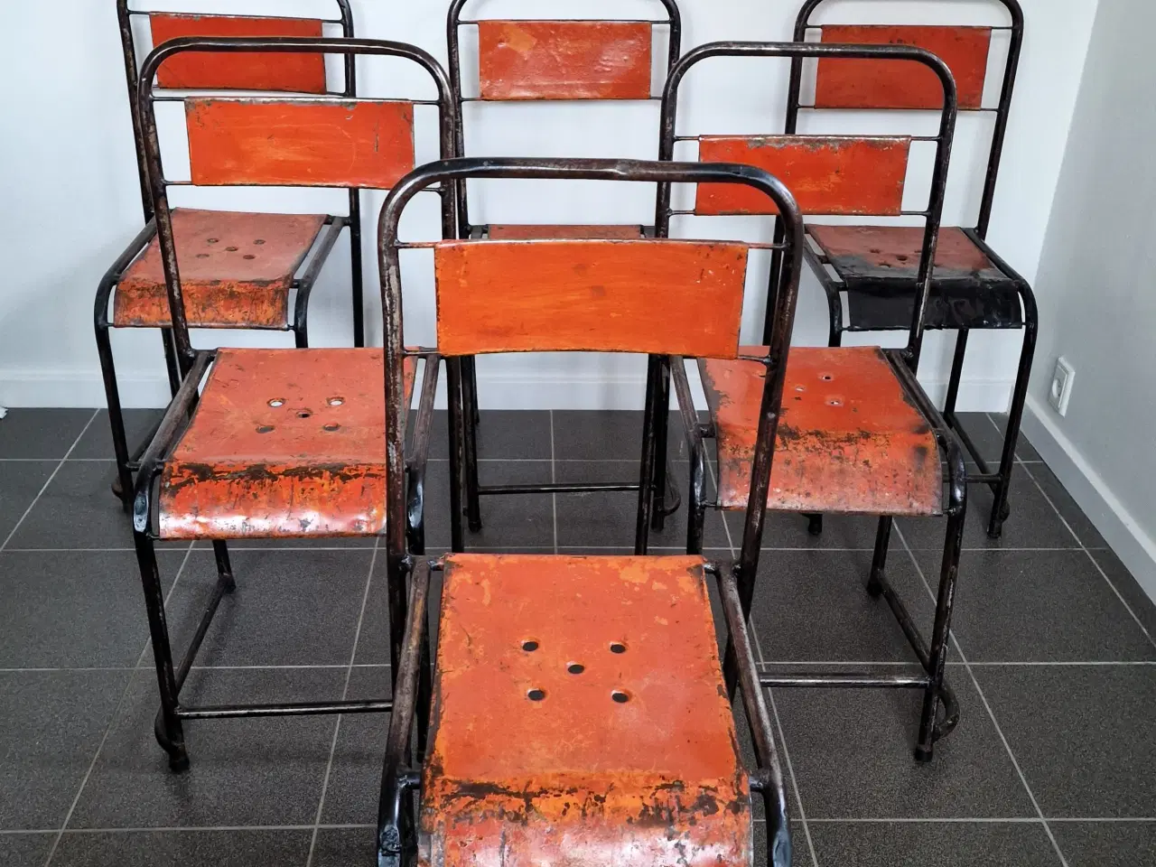 Billede 1 - 6 stk sjove og dekorative stabelbare stole.