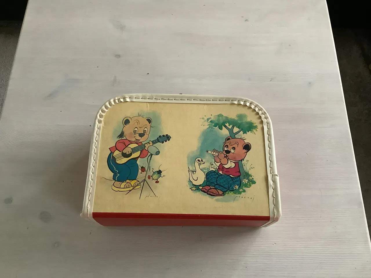 Billede 3 - Mosaik med bogstaver og stifter i 4 farver + kasse