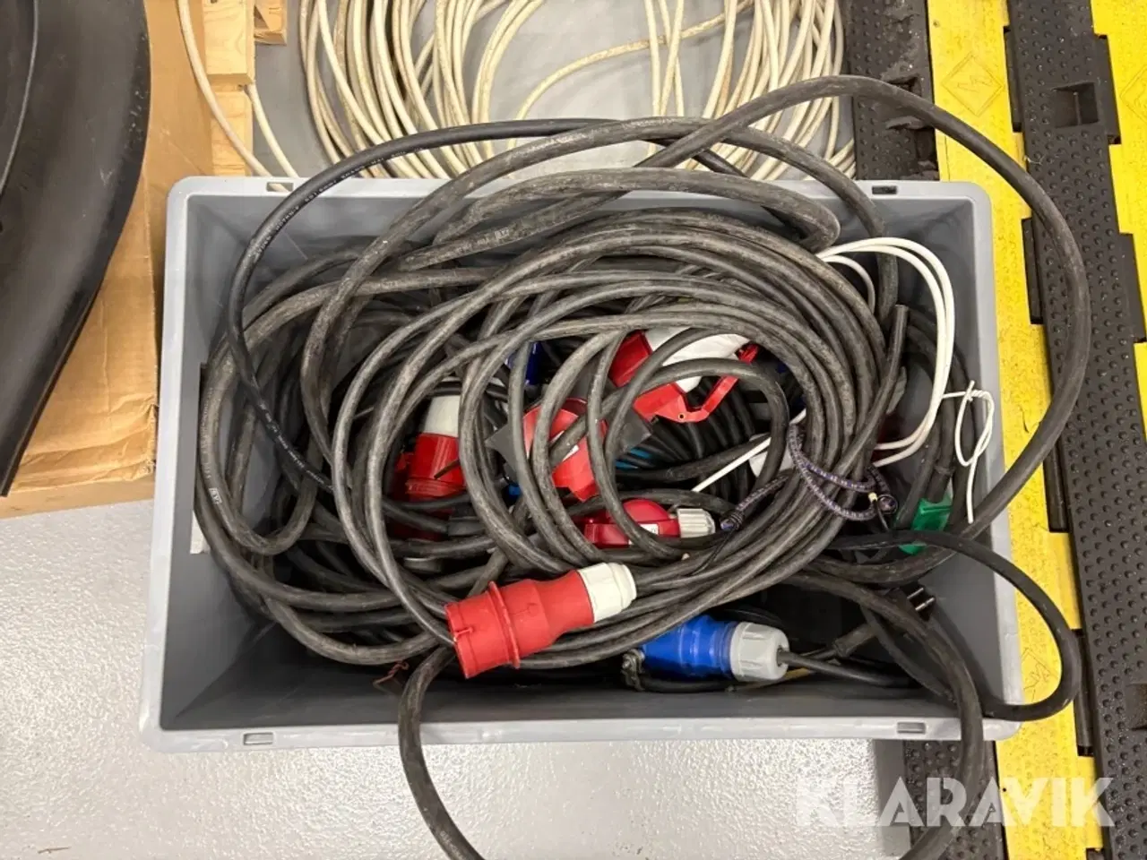 Billede 6 - Overkørsler, kabler og led lampe