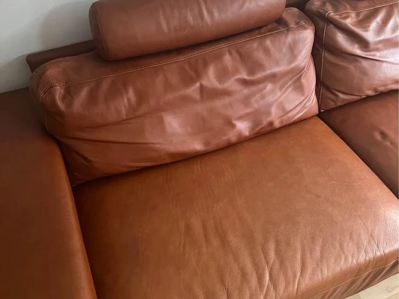 Billede 4 - Ilva sofa i læder med puf 