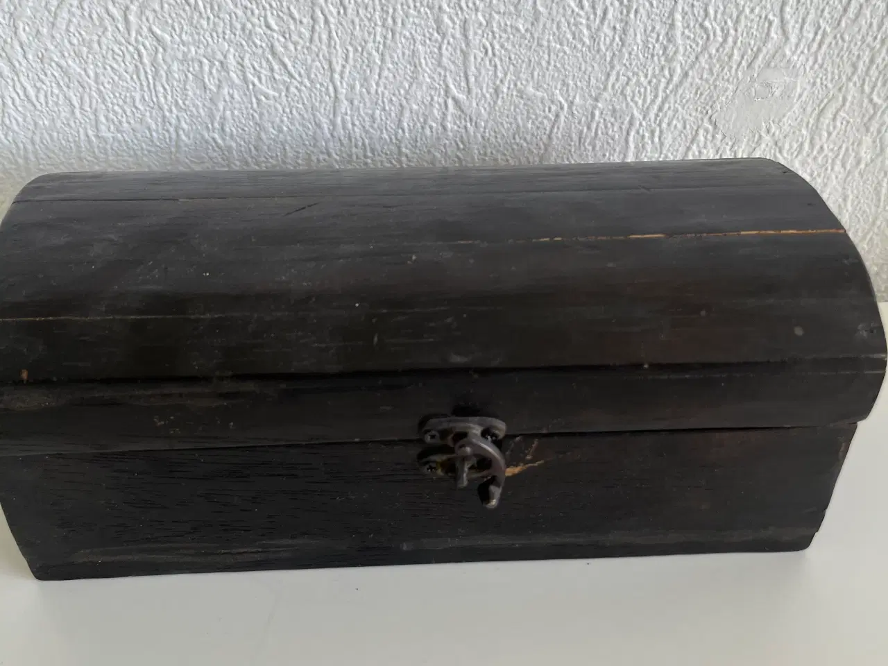 Billede 2 - Sort træ kasse 