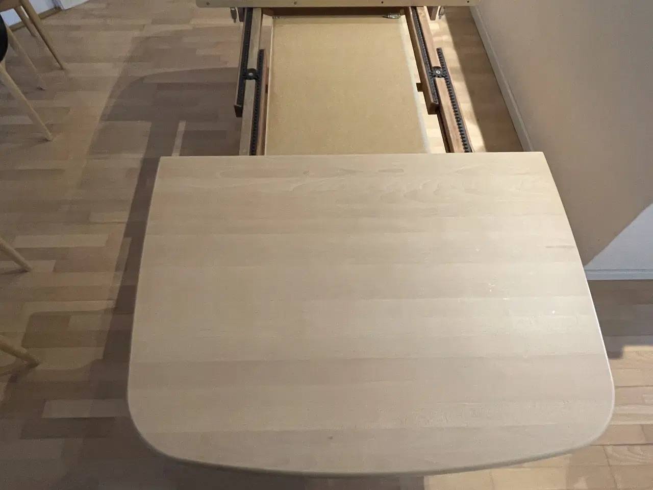 Billede 5 - Spisebord i bøg