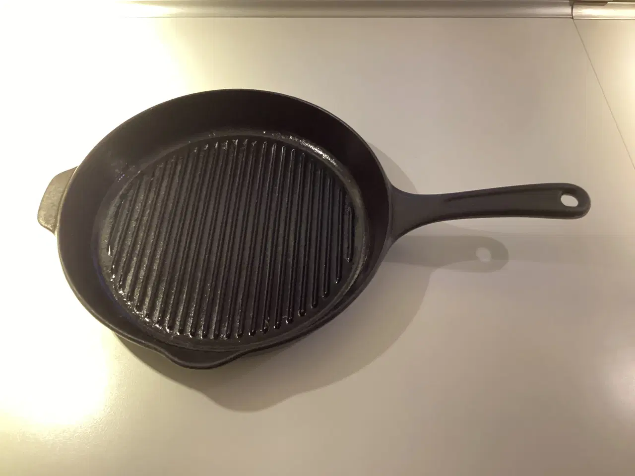 Billede 1 - Copco støbejerns grillpande med dryptud - Ø: 28 cm