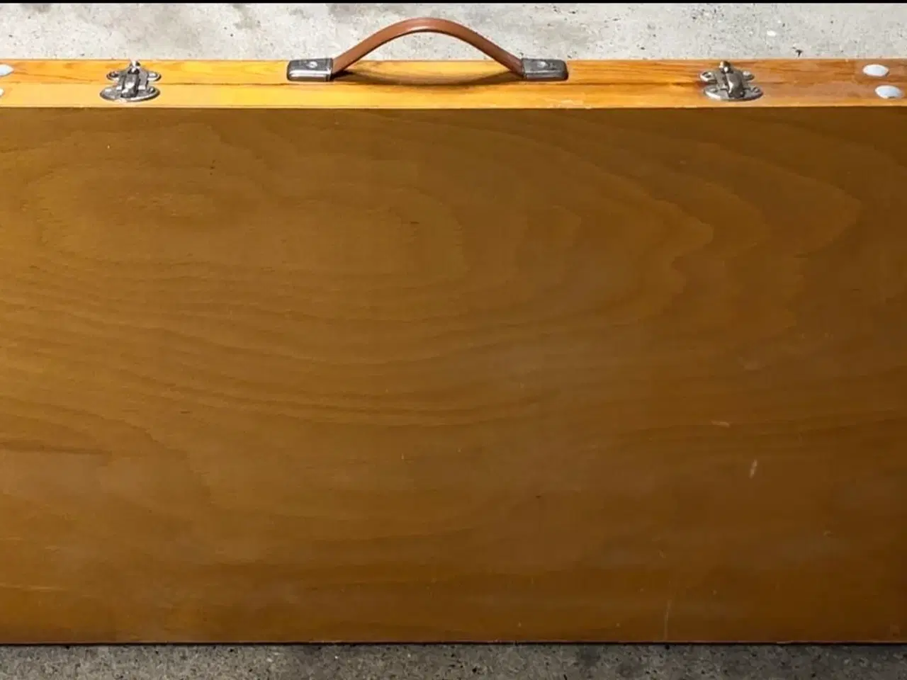 Billede 6 - Retro campingbord med 4 røde klapstole