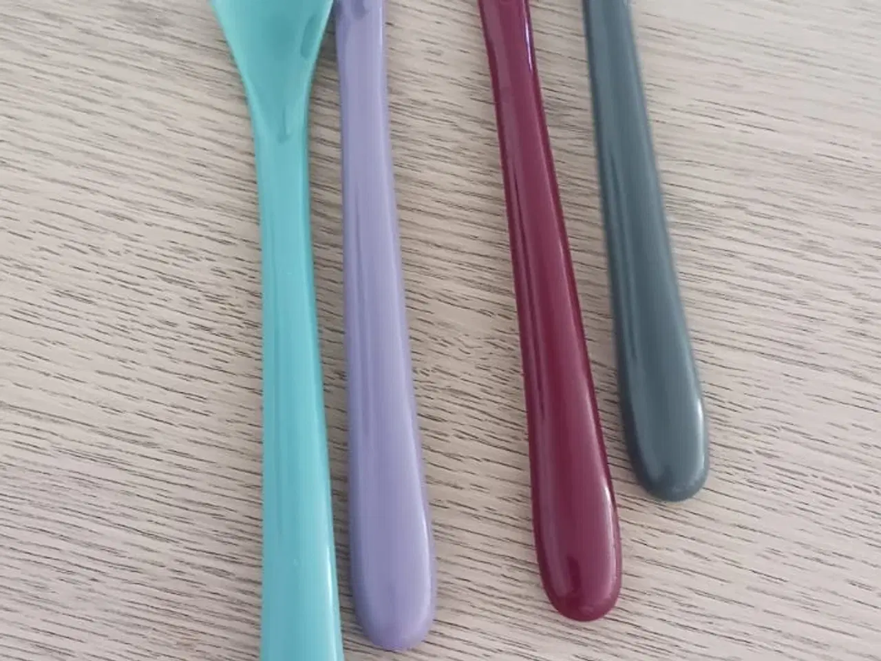 Billede 1 - Forskellige drikkekopper til små børn