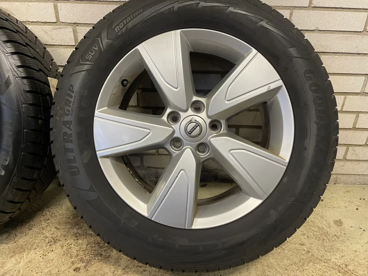 Billede 4 - 17 Volvo XC40 235/60r17 Ref.283 vinter