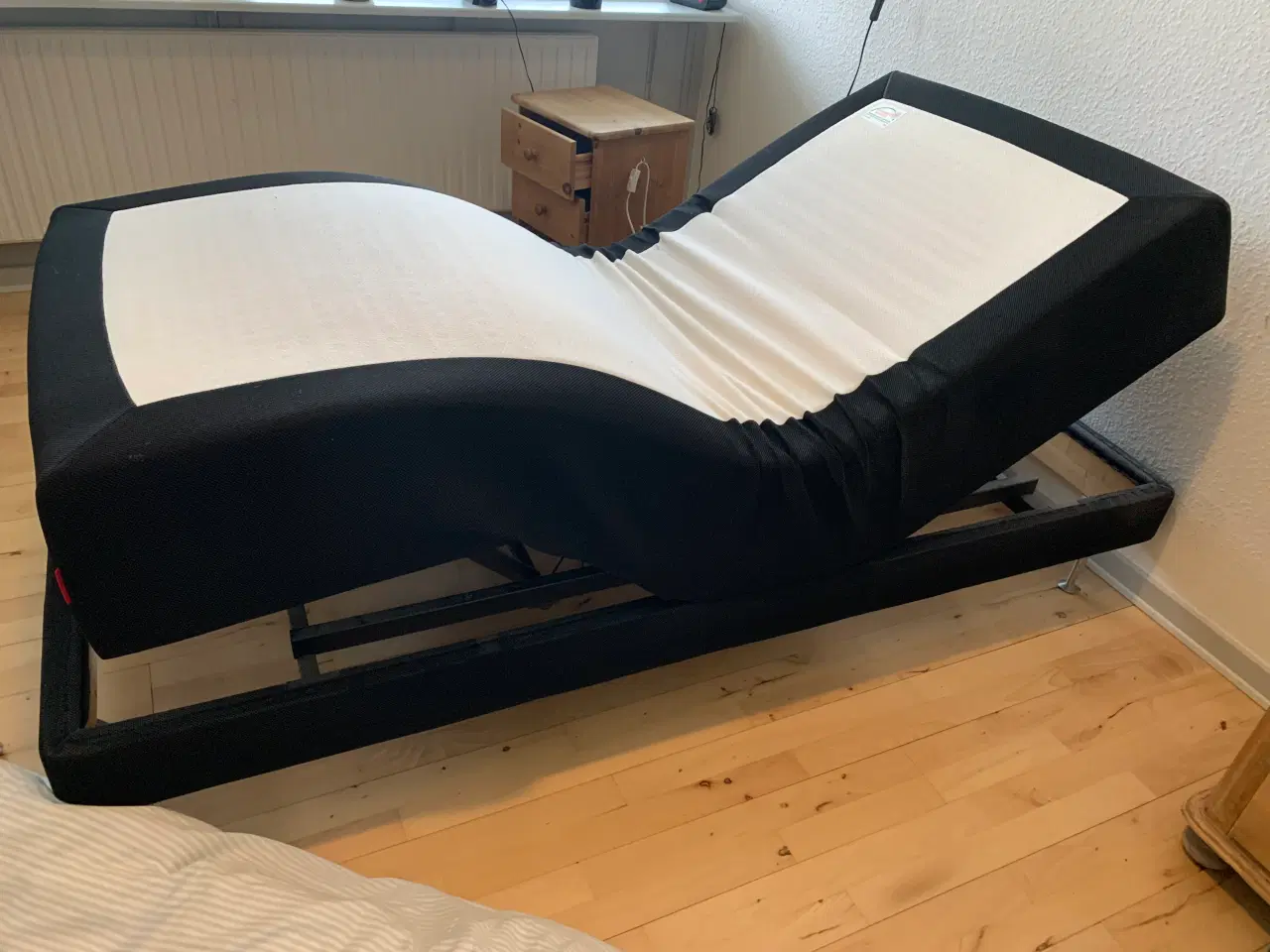 Billede 1 - Elevationsseng 200x90