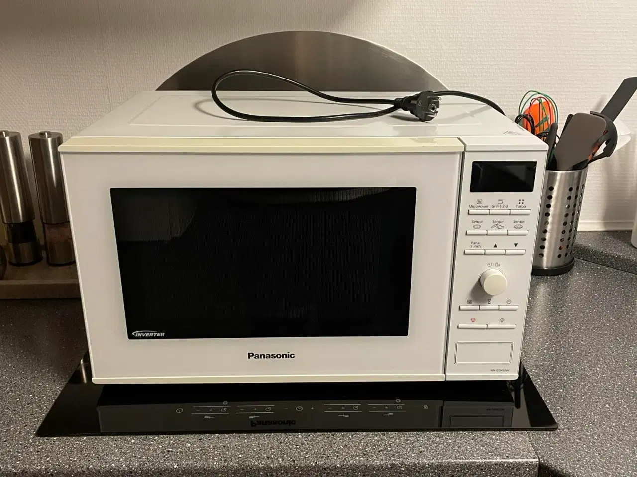 Billede 1 - Panasonic mikrobølgeovn og grill 31 L