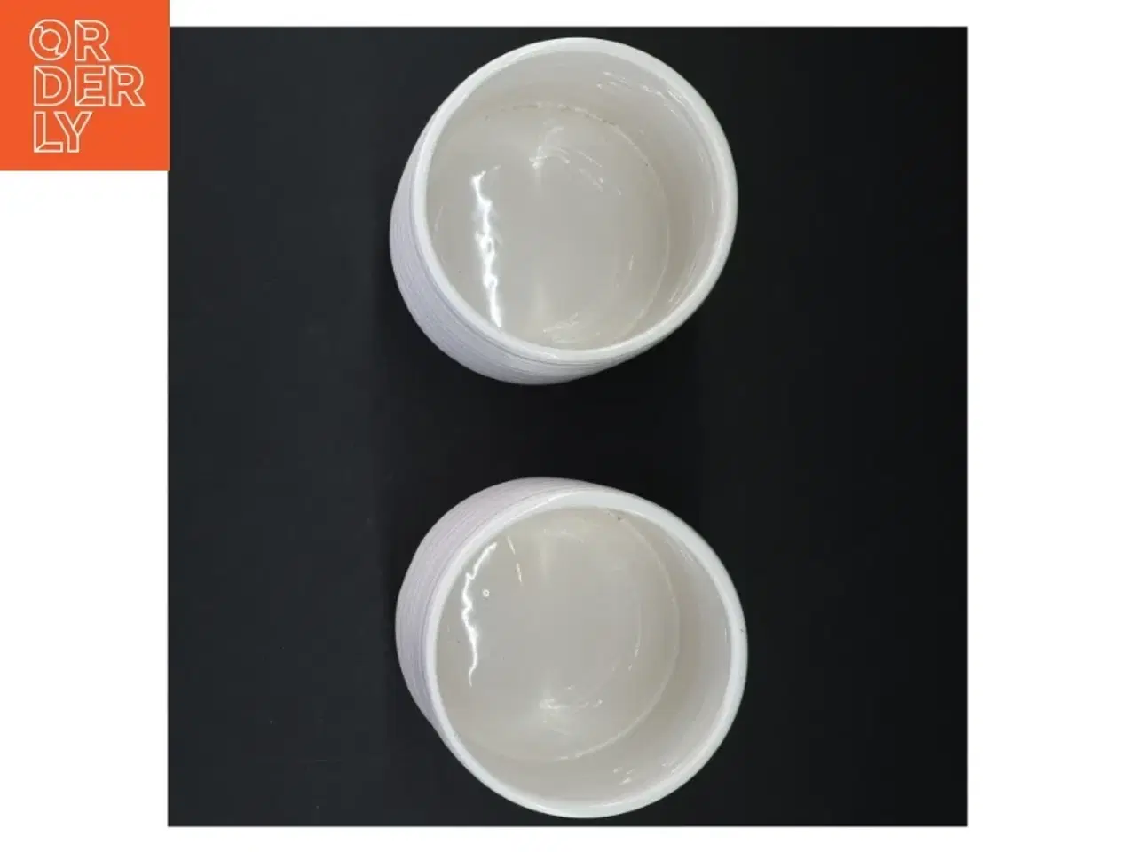 Billede 2 - Hvide keramik blomsterkrukker fra Queen (str. Ø, 12 x 13 cm)