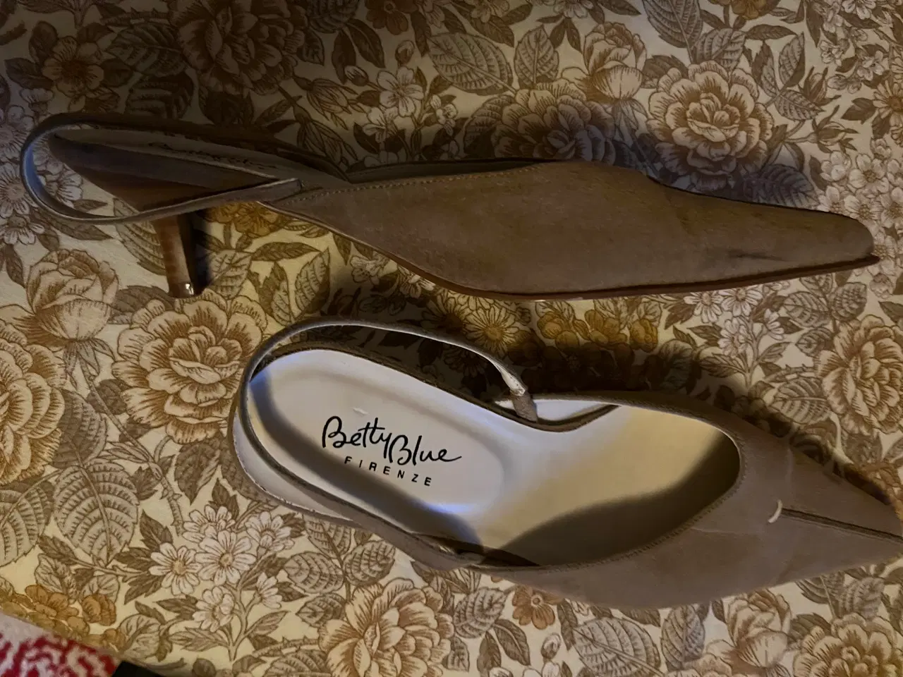 Billede 1 - Sling back sko med lille stilethæl, Bette Barclay