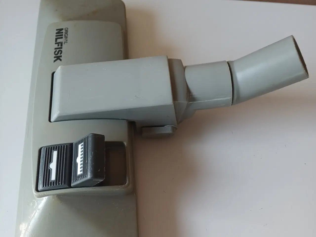 Billede 1 - Nilfisk støvsuger mundstykke grå - original