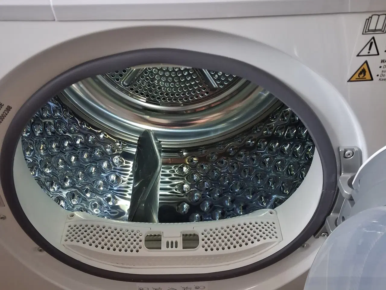 Billede 3 - Logik Tørretumbler (LHP8W23E)