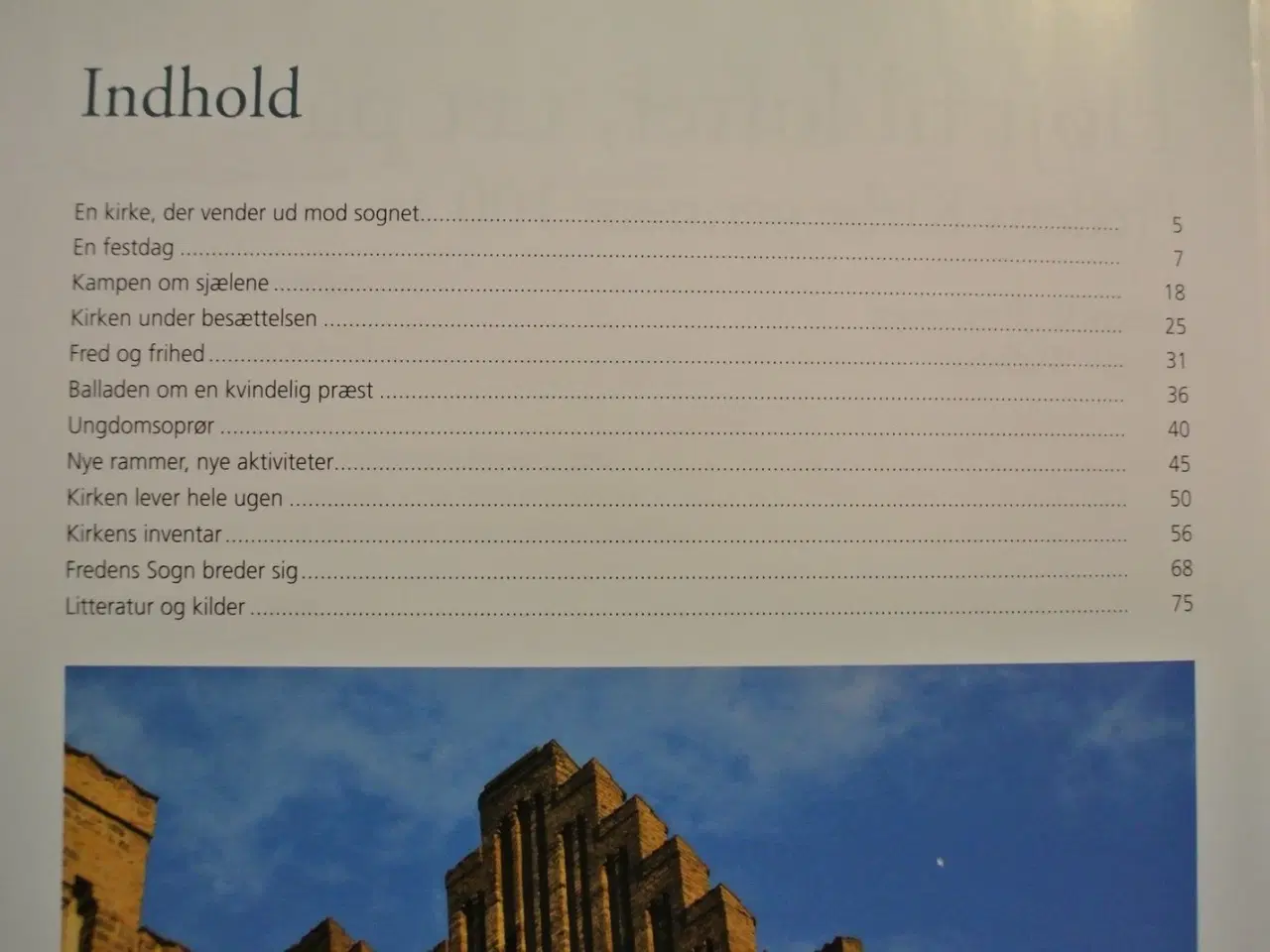Billede 2 - højt til loftet, tæt på livet - fredens kirke genn