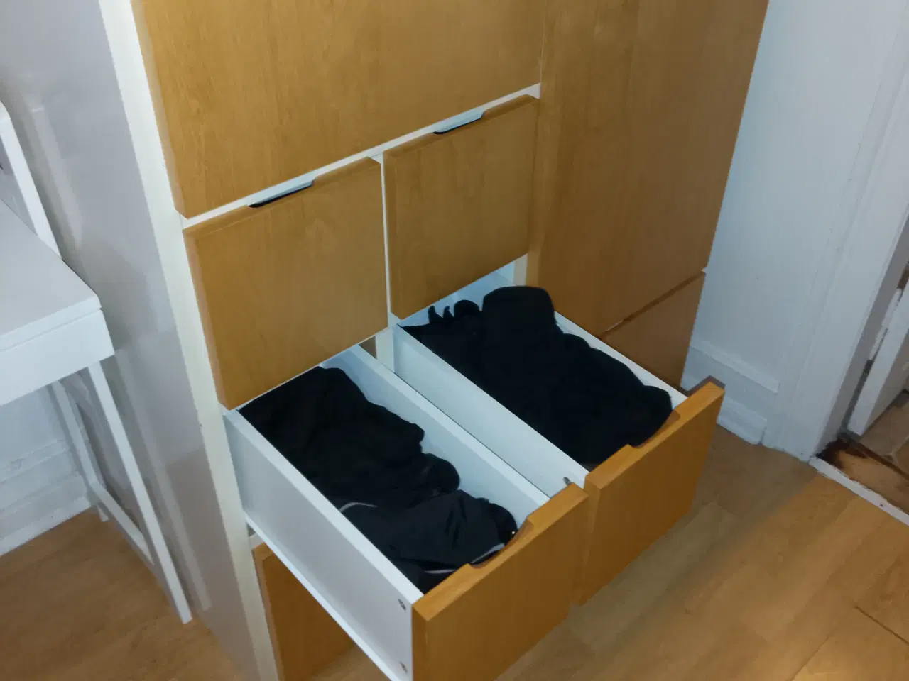 Billede 7 - Flot og praktisk garderobeskab sælges billigt