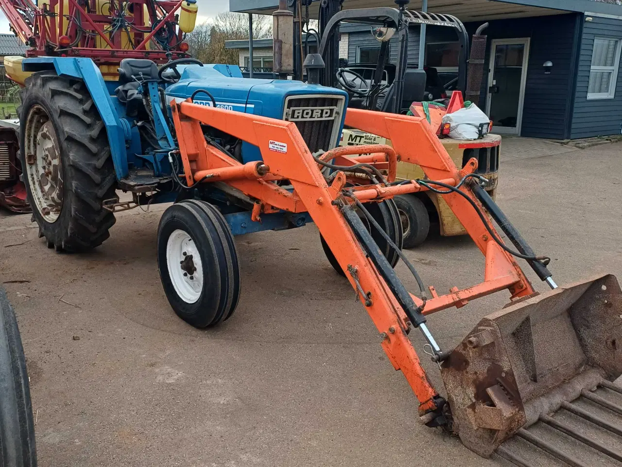 Billede 2 - Traktor med frontlæsser 