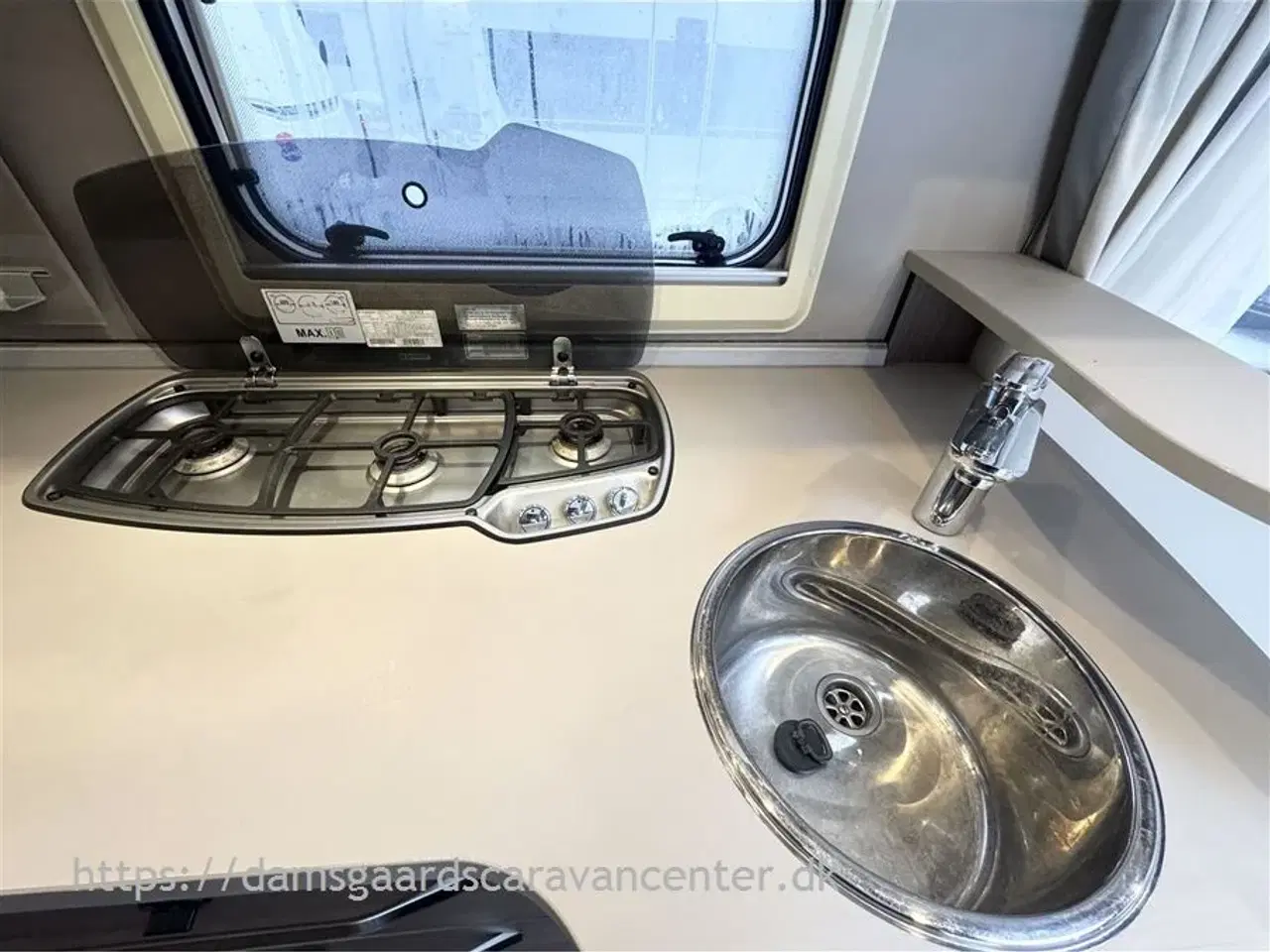 Billede 11 - 2017 - Knaus Südwind Scandinavian Selection 580 UF Alde Centralvarme   Franskseng-Alde-Vandb.Gulvv.-Mover-Telt