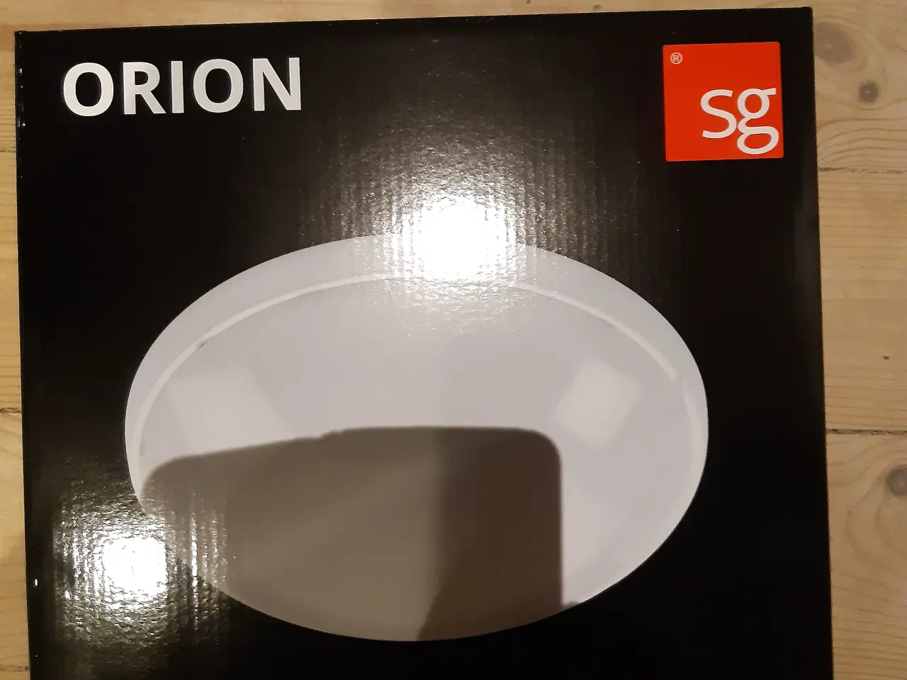 Billede 1 - Lampe Orion Mat-Hvid 20w Led  Sælges