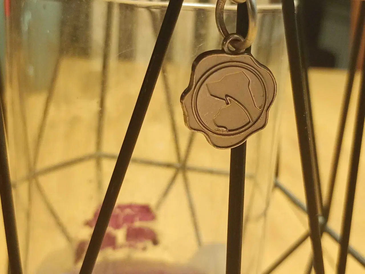 Billede 2 - lyserød halsbånd str L sælges