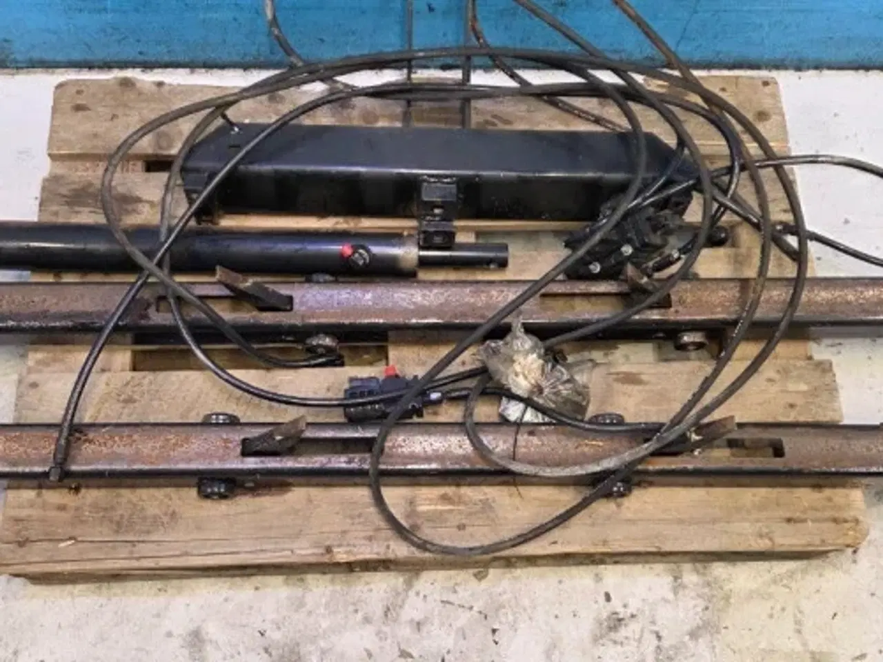 Billede 14 - New Holland BB9090 Balleudkast Sæt 700144160