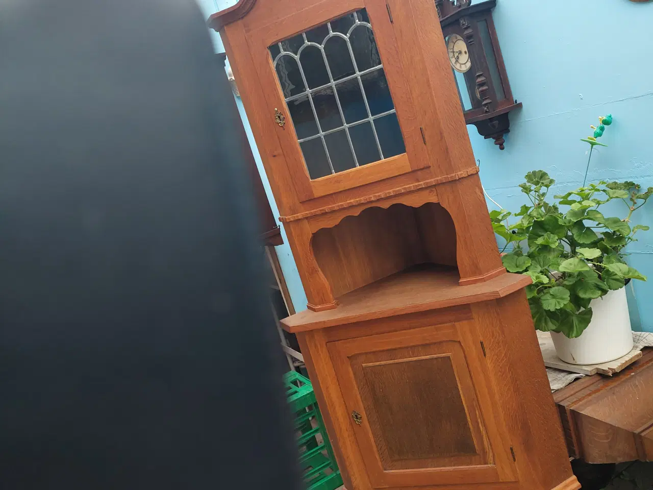 Billede 1 - hjørne/bar/vitrine skabet med dør