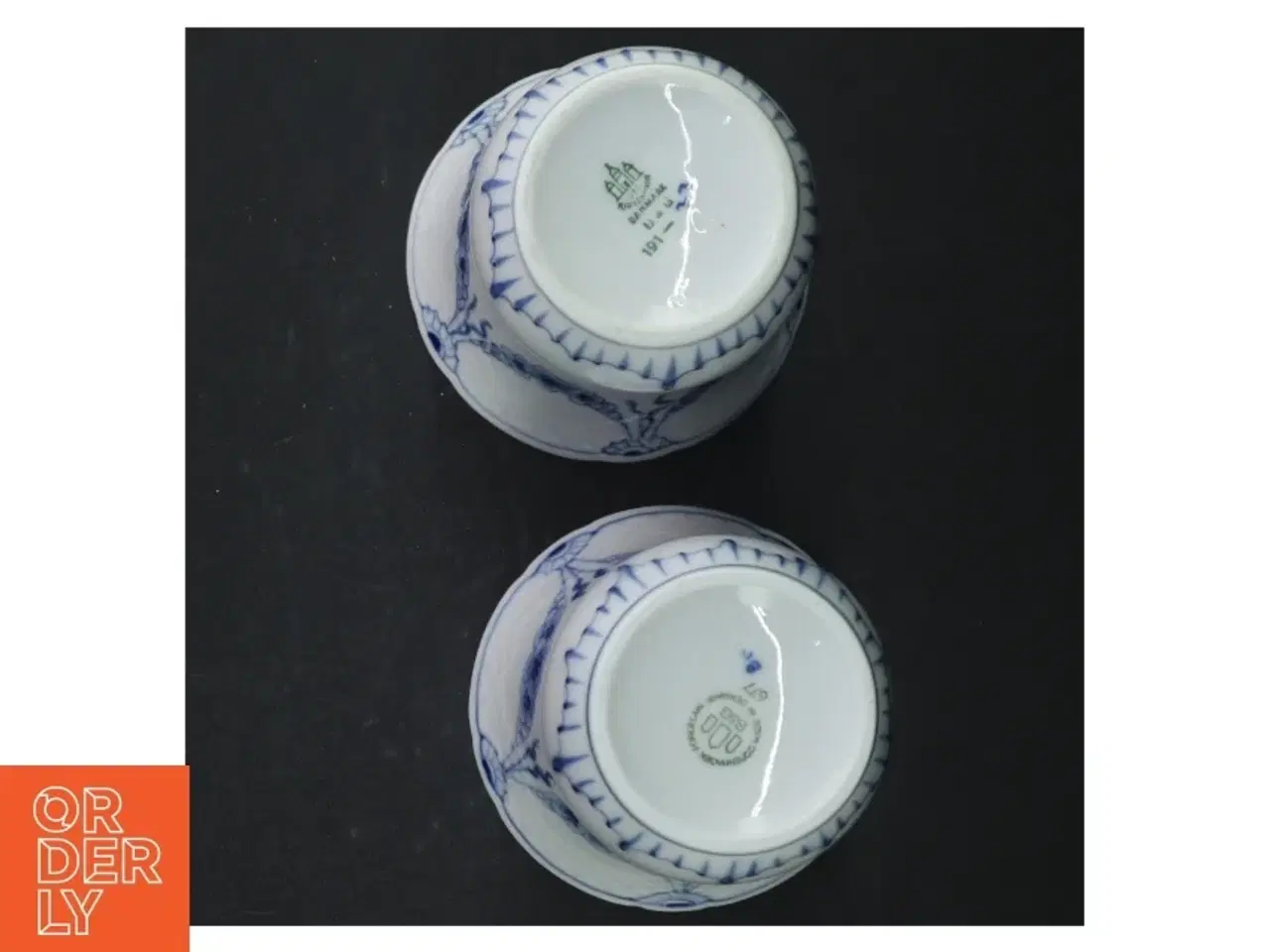 Billede 3 - Blå og hvid porcelænsvaser fra B&G (str. H. 11 cm. ø. 9,5 cm)