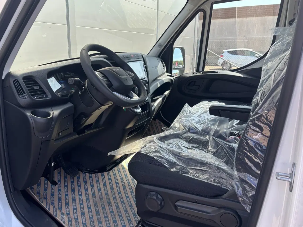 Billede 12 - Iveco Daily 3,0 35S18 12m³ Van AG8
