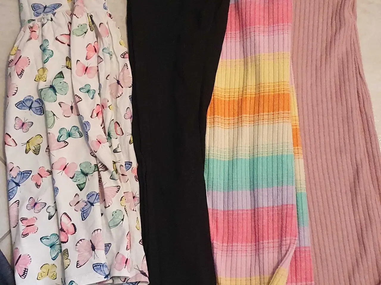 Billede 2 - Blandet tøjpakke str. 134-140