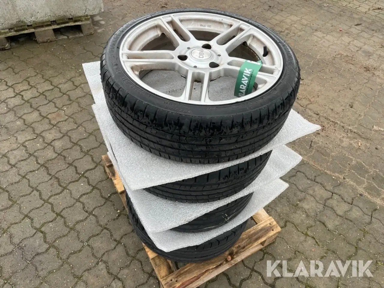 Billede 2 - Dæk med Fælg DBV 195/40 ZR17 4 styk
