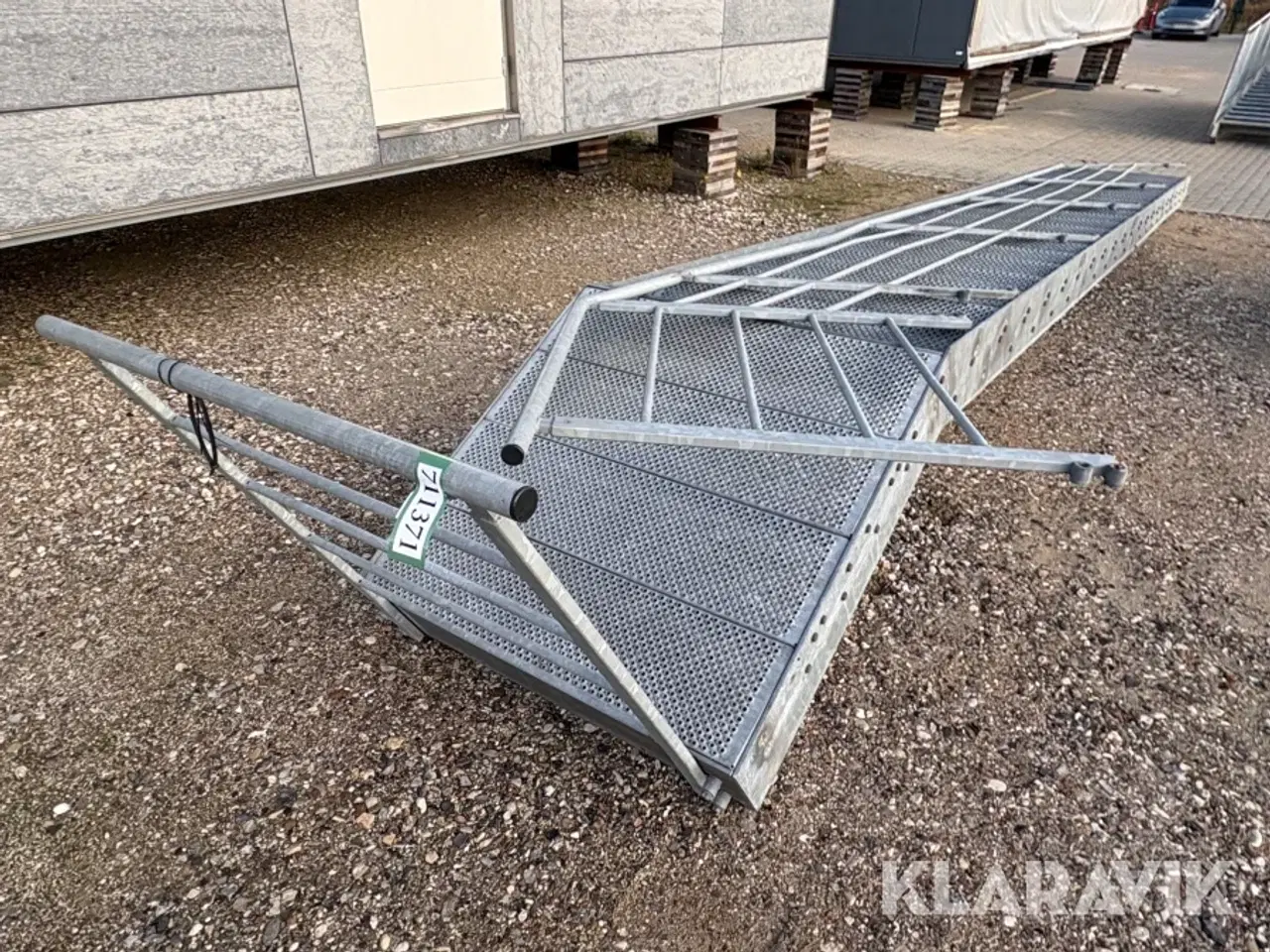 Billede 5 - Trappe og repos med gelænder