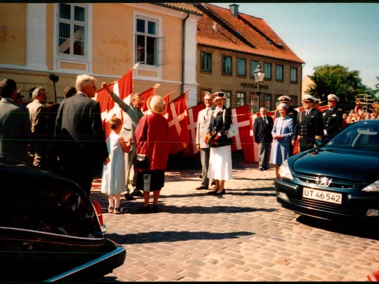 Billede 1 - Dronning Margrethe - Prins Henrik - Præstø 600 Års dag - Foto  - 10x18 cm.