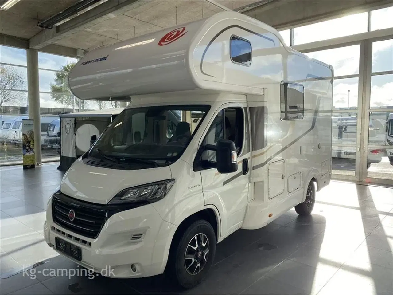 Billede 1 - 2020 - Euramobil Activa One Populær lille Euramobil med masser af skabsplads. Bemærk totallængede på 589 cm.