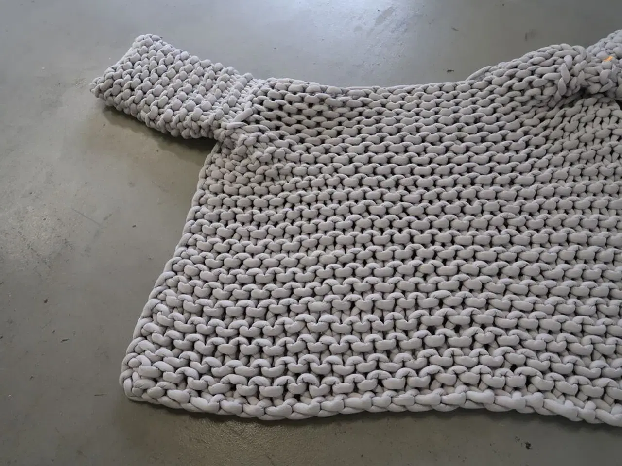 Billede 4 - Stumtjener samt vægtæppe