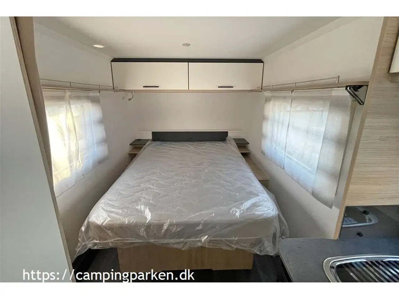 Billede 8 - 2024 - Caravelair ALBA 460 ARTIC   Let rejsevogn med mover, tagmonteret boksmarkise og meget mere - til elbilen