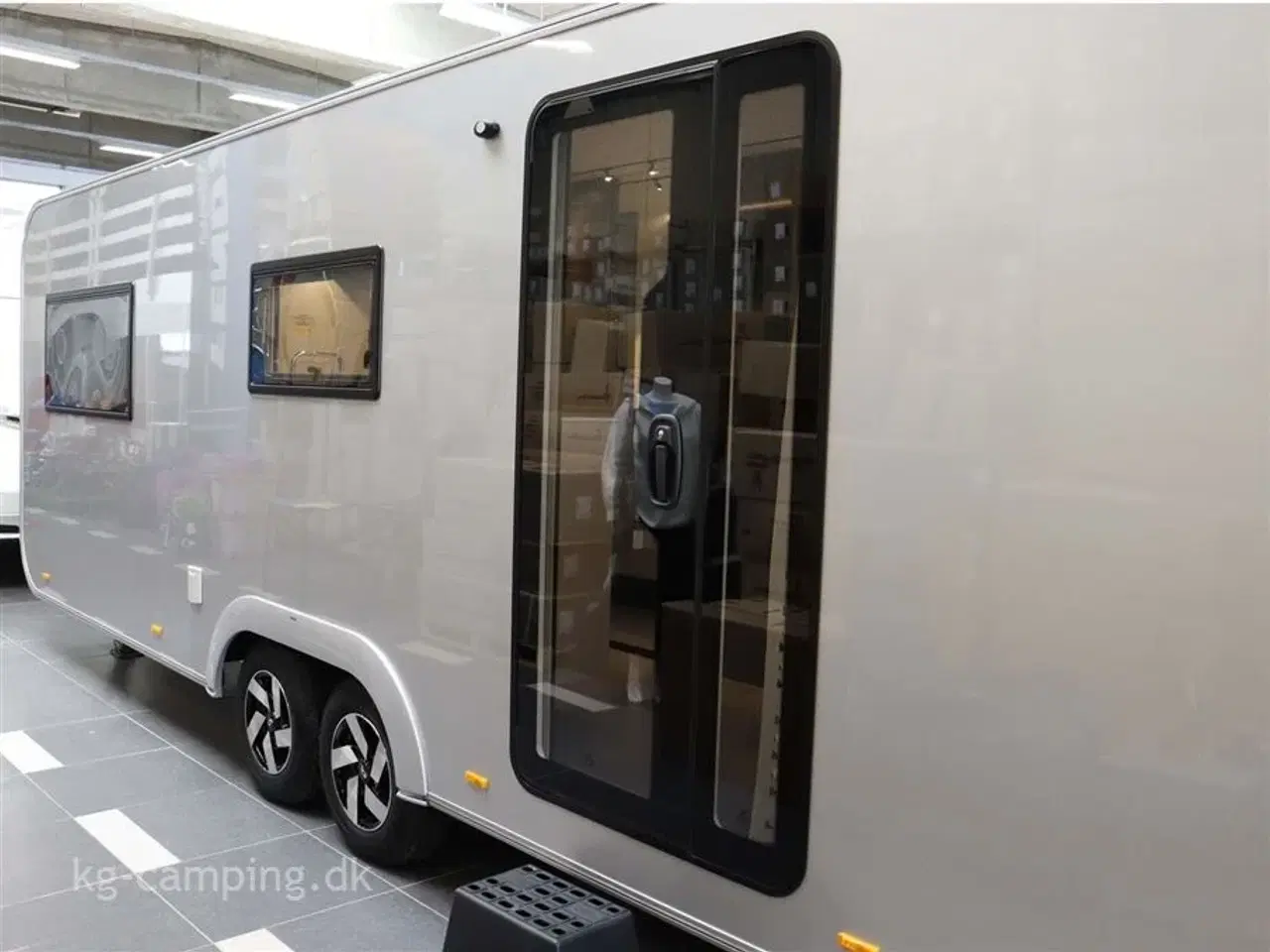 Billede 3 - 2022 - Adria Astella 644 DP TILBUD nu nedsat med kr. 71.000,- | Oplev ferie på førsteklasse i Astella, Luksuscamping på en helt ny måde.