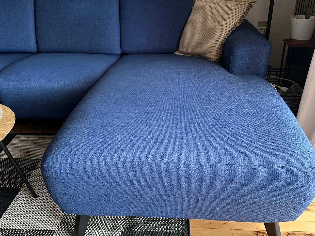 Billede 2 - Blå sofa med chaiselong