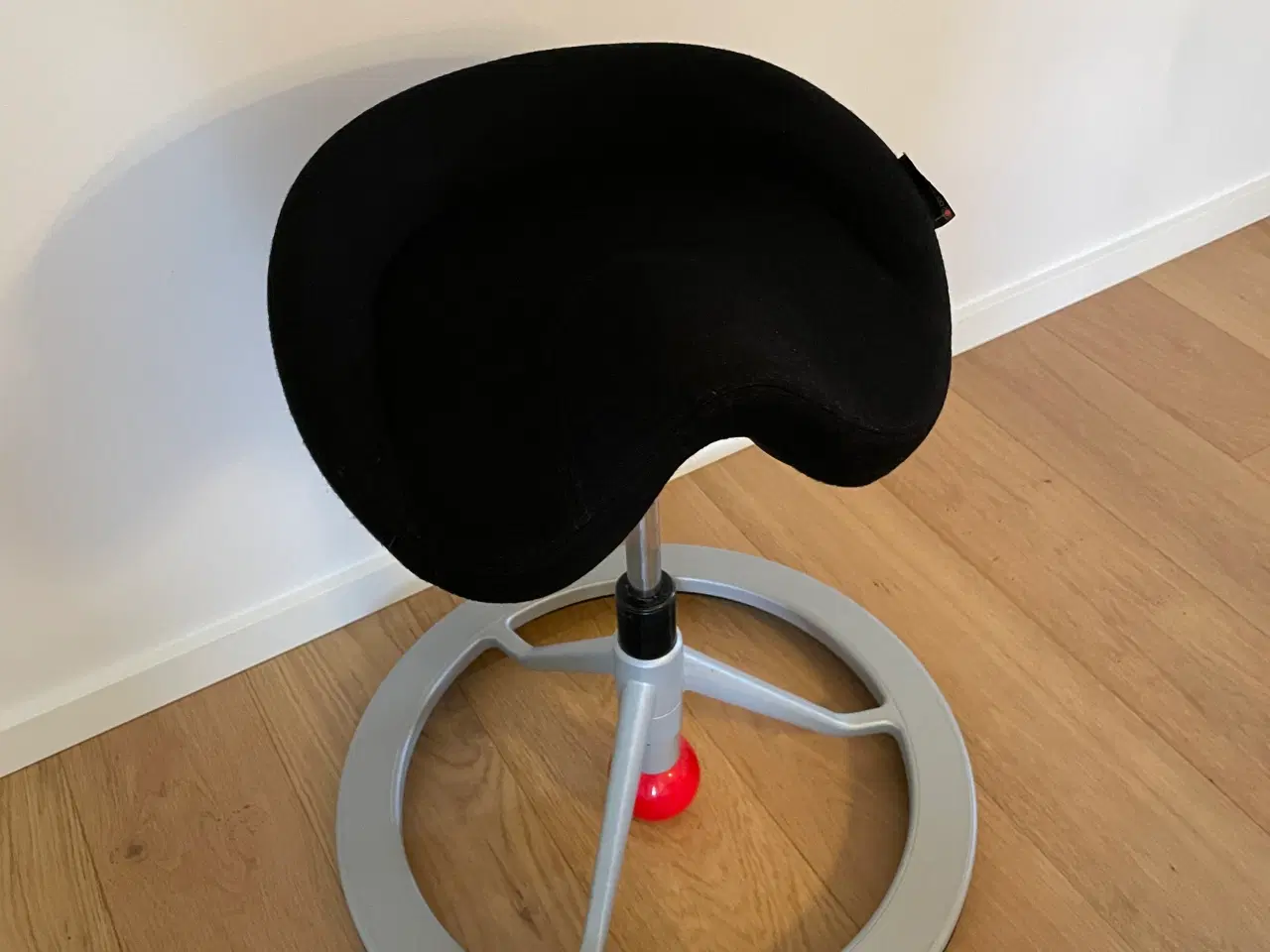 Billede 3 - Backapp sadelstol ergonomisk 