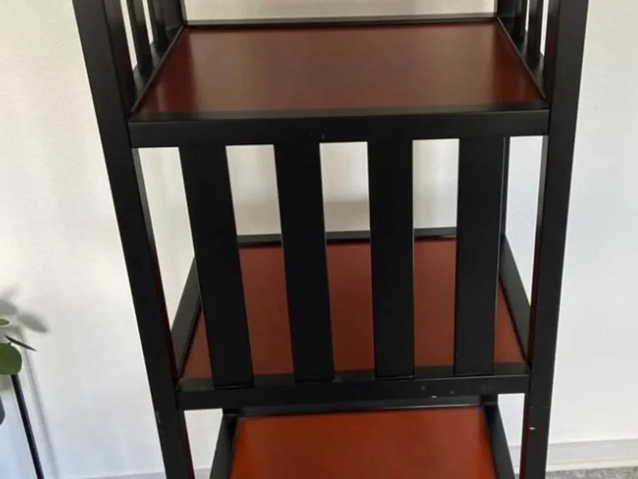 Billede 5 - Reol i fin stand 