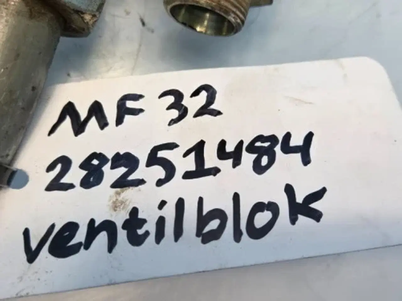 Billede 3 - Massey Ferguson 32 Ventilblok 28251484