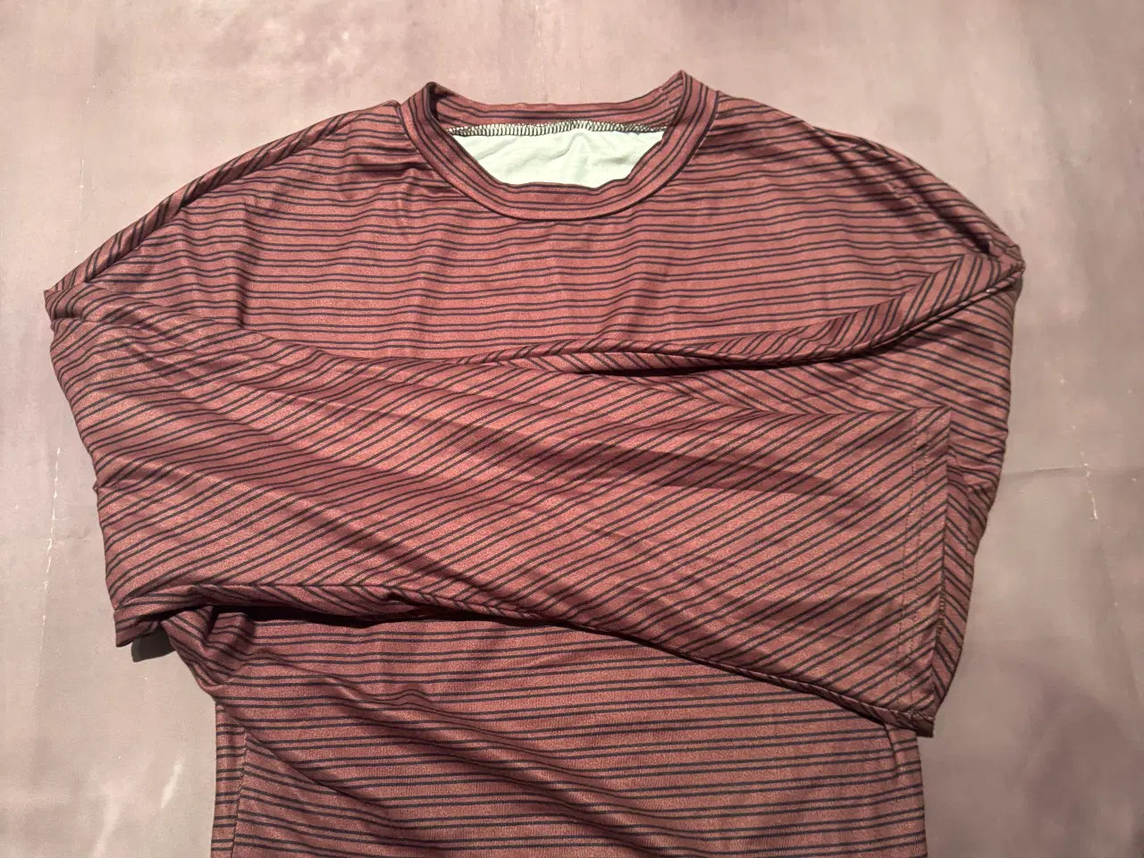 Billede 2 - To toppe sælges 