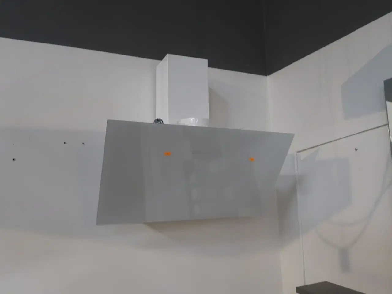 Billede 1 - Væghængt emhætte EICO E25 80W 5613