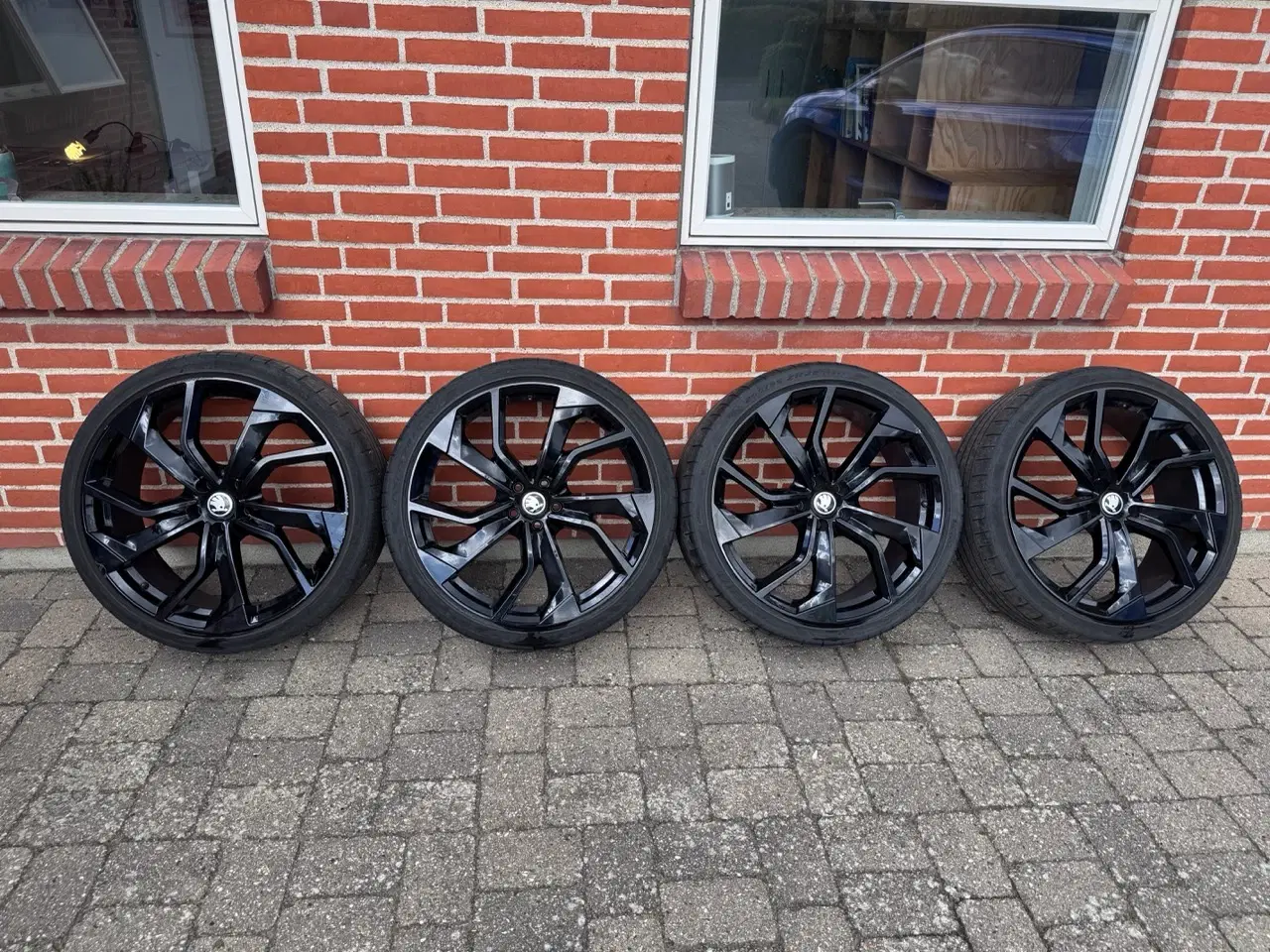 Billede 1 - 22" Concept alufælge med Pirelli sommerdæk