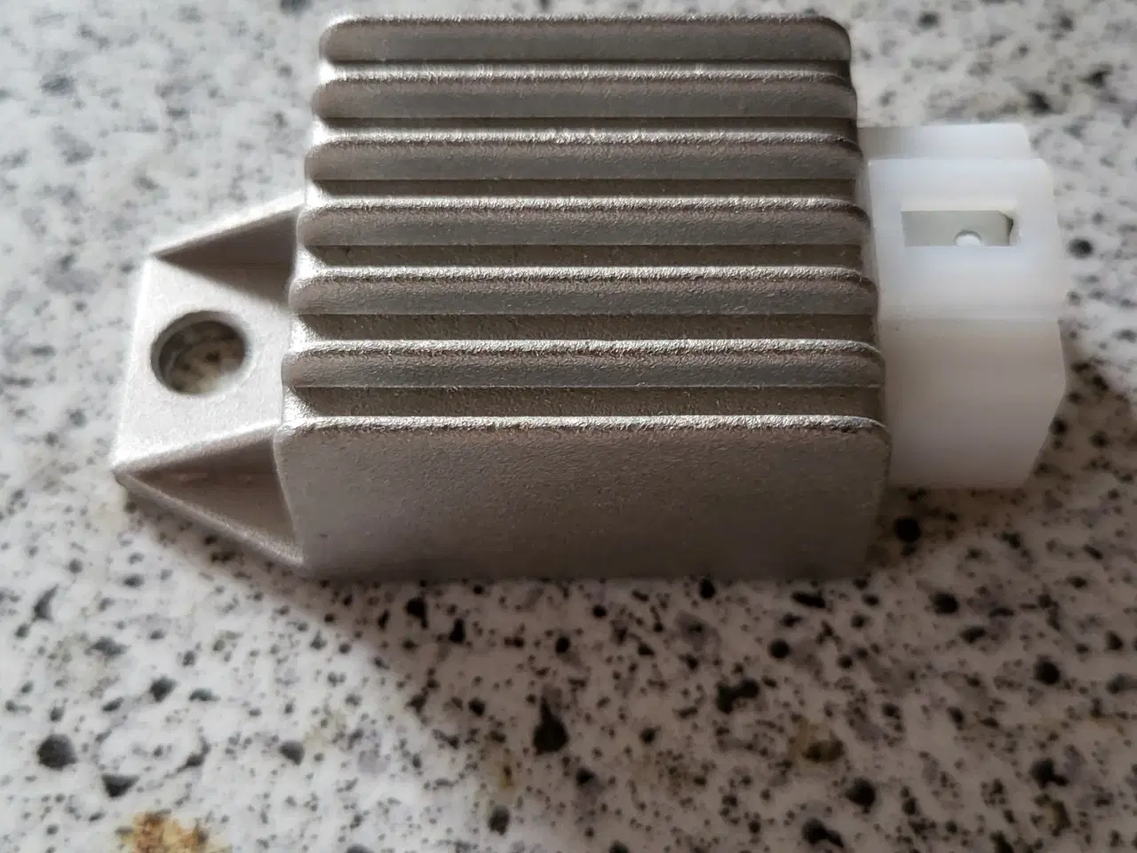 Billede 3 - Lade relæ til Yamaha 20-25 HK 2 takt