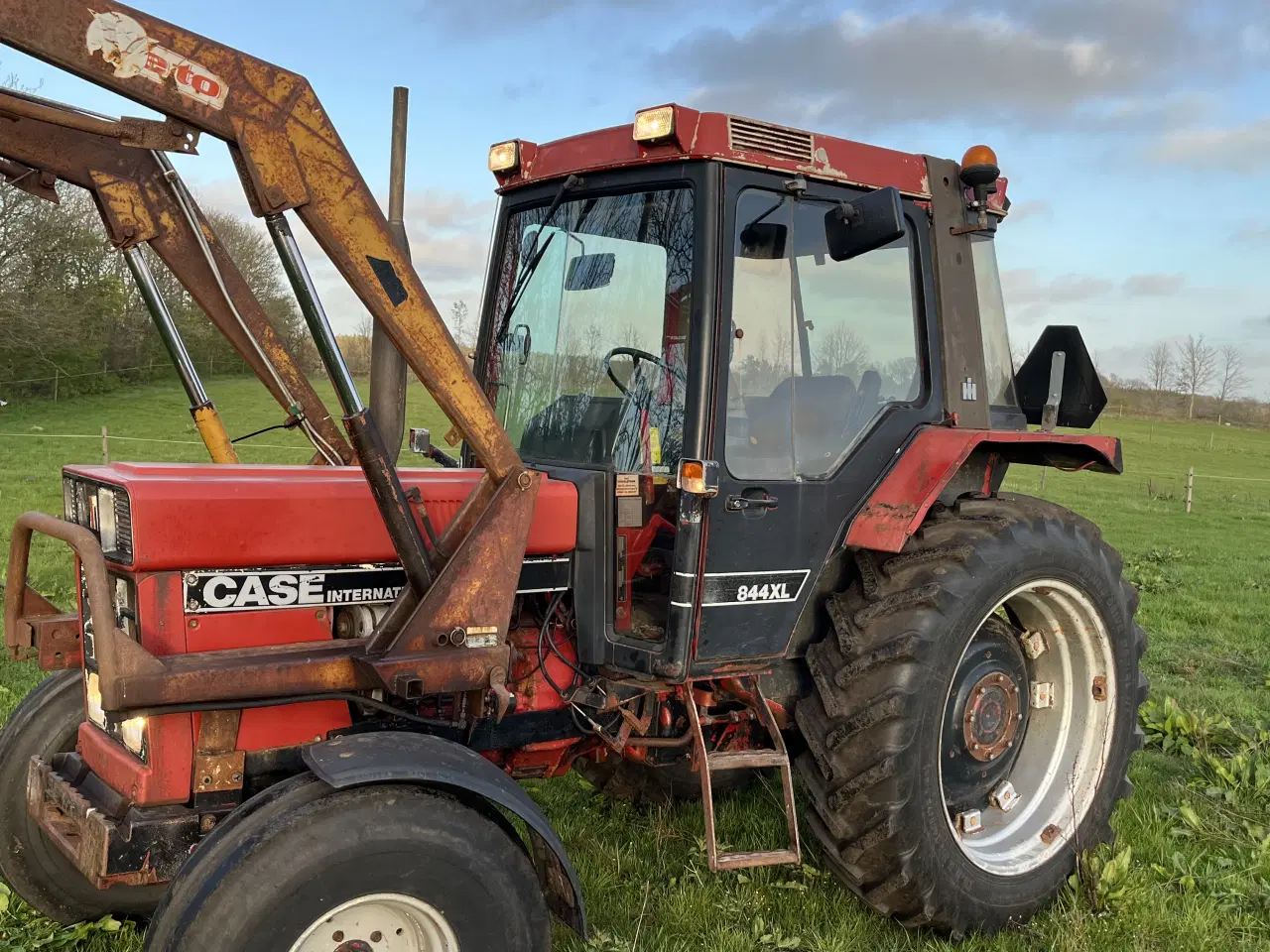 Billede 13 - Case ih 844 xl. Med frontlæsser 