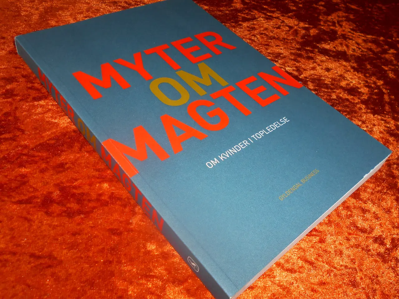 Billede 1 - Myter om magten, Rikke Christensen