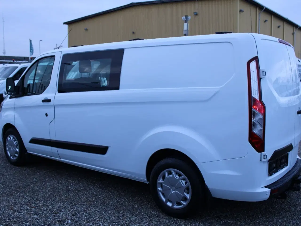 Billede 7 - Ford Transit Custom 320L 2,0 TDCi 130 Mandskabsvogn