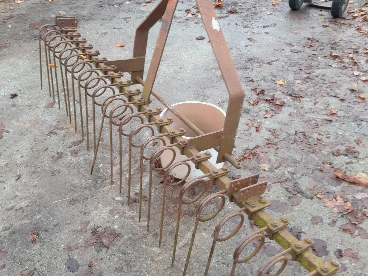 Billede 1 - gårdspladsrive